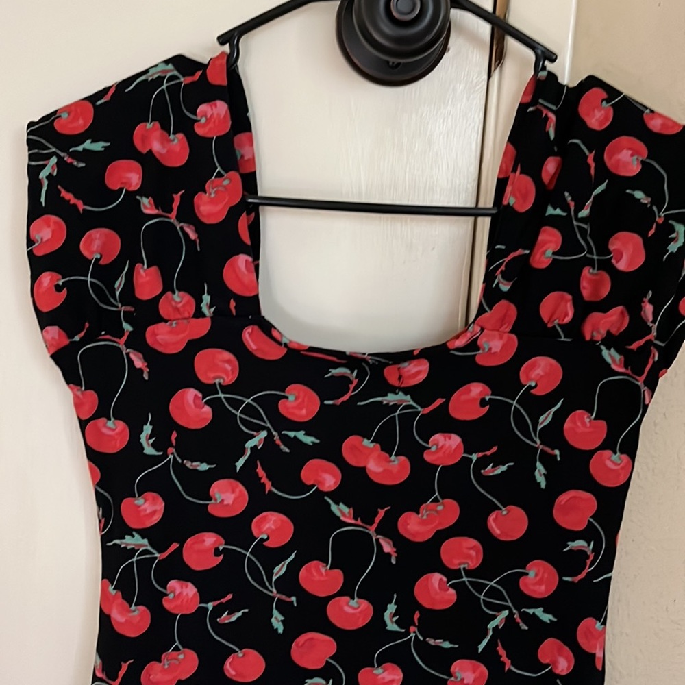 Dress - Picture 3 of 3